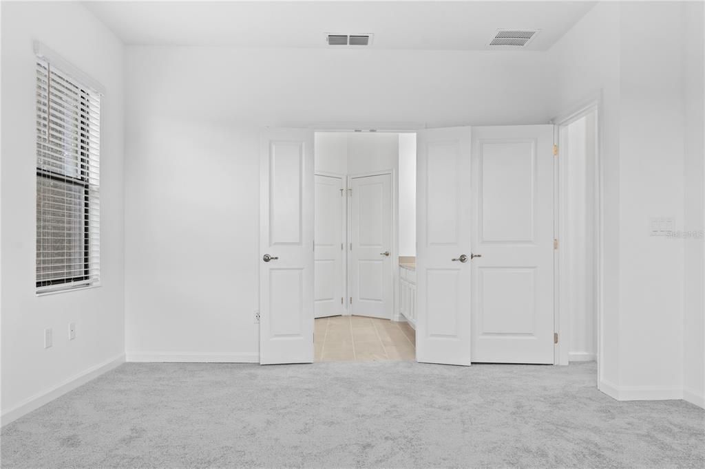 For Rent: $4,500 (5 beds, 5 baths, 3182 Square Feet)