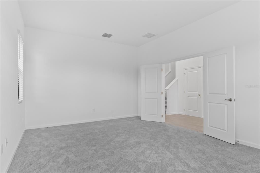 For Rent: $4,500 (5 beds, 5 baths, 3182 Square Feet)
