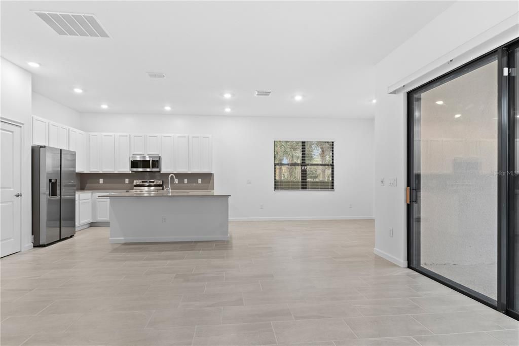 For Rent: $4,500 (5 beds, 5 baths, 3182 Square Feet)