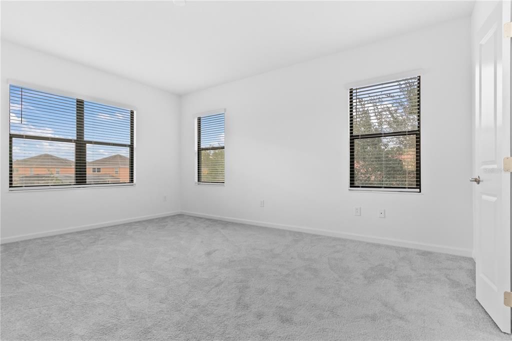 For Rent: $4,500 (5 beds, 5 baths, 3182 Square Feet)