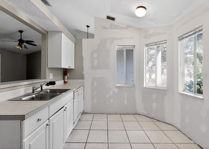 Activo con contrato: $271,600 (3 camas, 2 baños, 1312 Pies cuadrados)