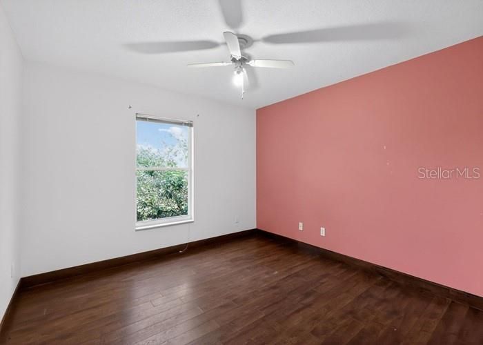 Activo con contrato: $271,600 (3 camas, 2 baños, 1312 Pies cuadrados)