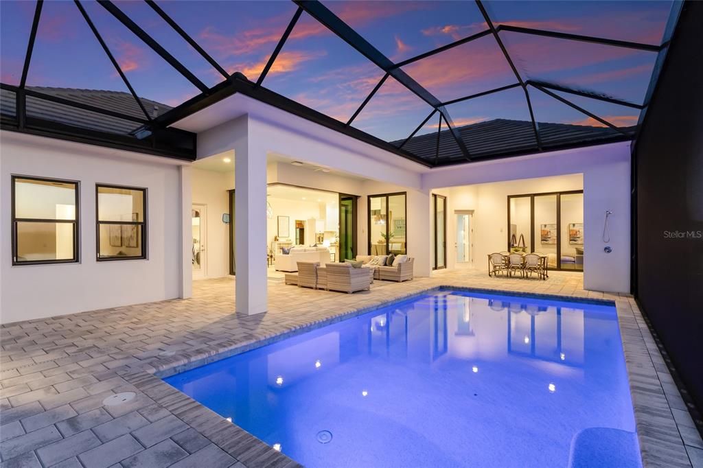Activo con contrato: $2,150,000 (3 camas, 3 baños, 3271 Pies cuadrados)