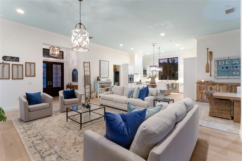 Activo con contrato: $2,150,000 (3 camas, 3 baños, 3271 Pies cuadrados)