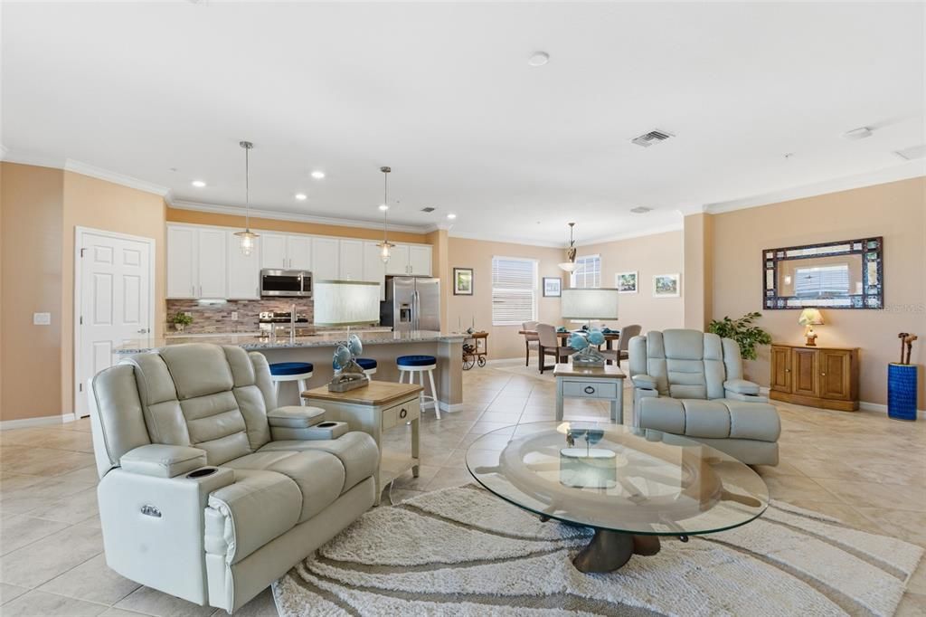 Activo con contrato: $480,000 (3 camas, 2 baños, 2222 Pies cuadrados)
