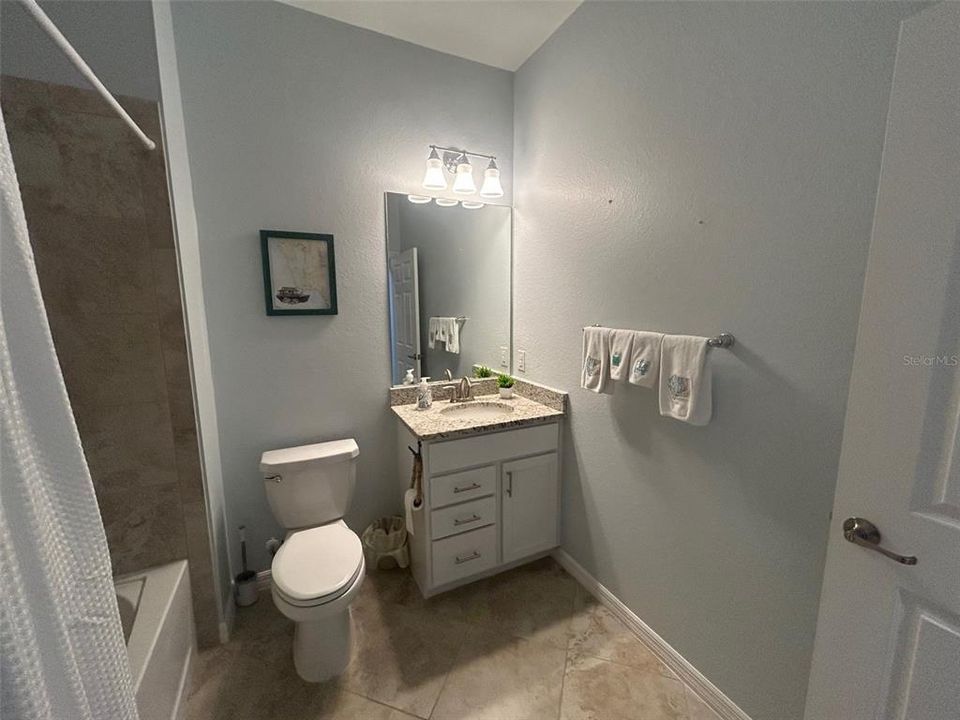 Activo con contrato: $480,000 (3 camas, 2 baños, 2222 Pies cuadrados)