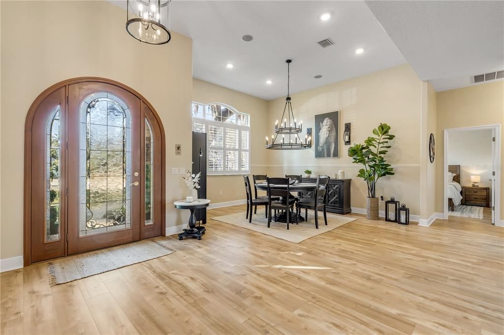 Под контрактом: $595,000 (3 спален, 2 ванн, 2267 Квадратных фут)
