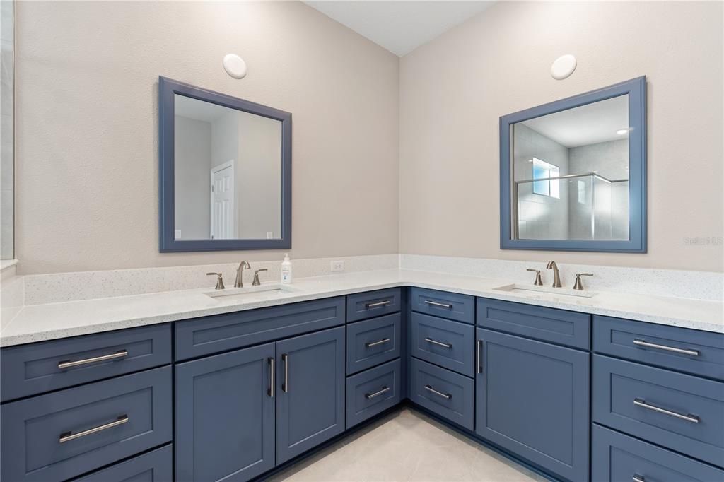 For Sale: $770,000 (4 beds, 4 baths, 4482 Square Feet)