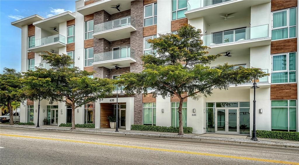 Vendido Recientemente: $774,999 (2 camas, 2 baños, 1013 Pies cuadrados)