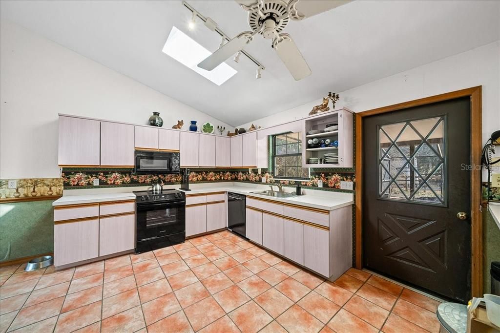 На продажу: $779,999 (3 спален, 2 ванн, 2000 Квадратных фут)
