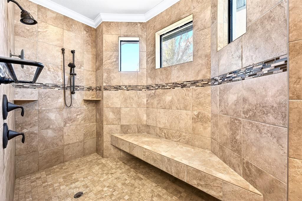 На продажу: $1,250,000 (6 спален, 4 ванн, 3724 Квадратных фут)