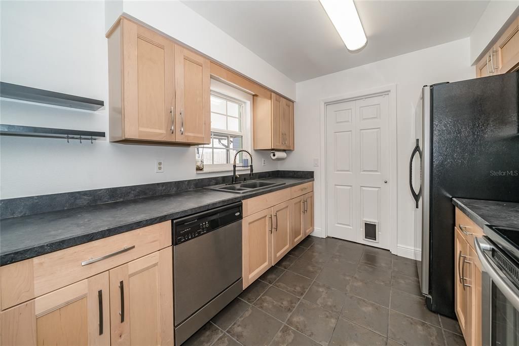 En Venta: $280,000 (3 camas, 1 baños, 1350 Pies cuadrados)