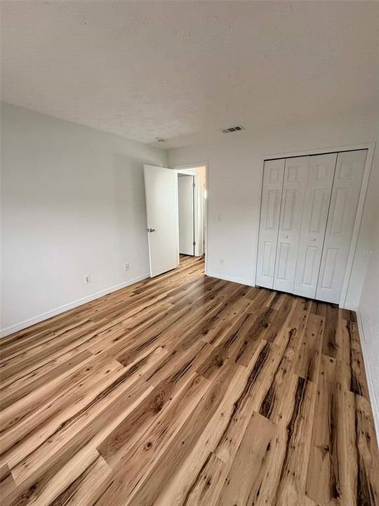 На продажу: $129,900 (2 спален, 2 ванн, 922 Квадратных фут)