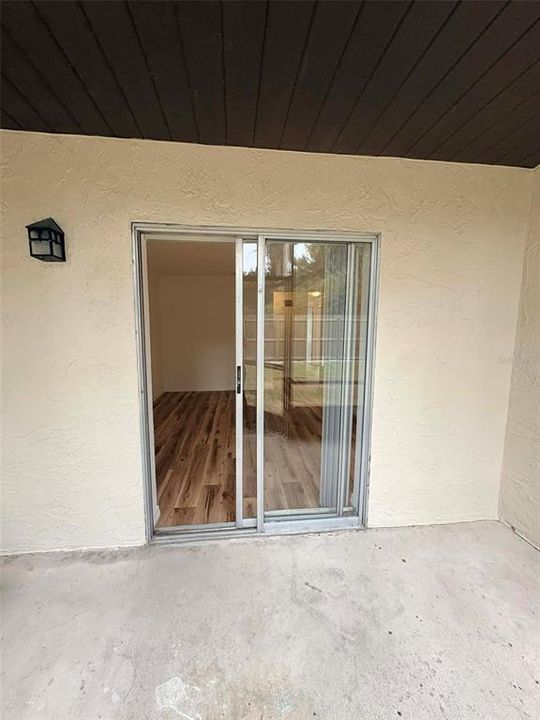 На продажу: $129,900 (2 спален, 2 ванн, 922 Квадратных фут)