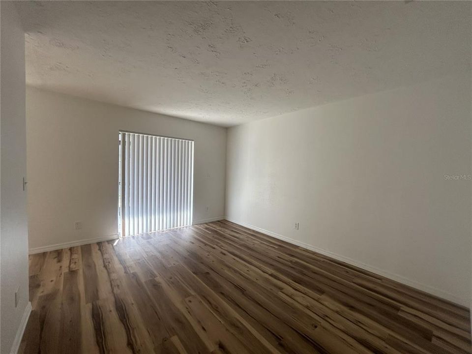 На продажу: $129,900 (2 спален, 2 ванн, 922 Квадратных фут)