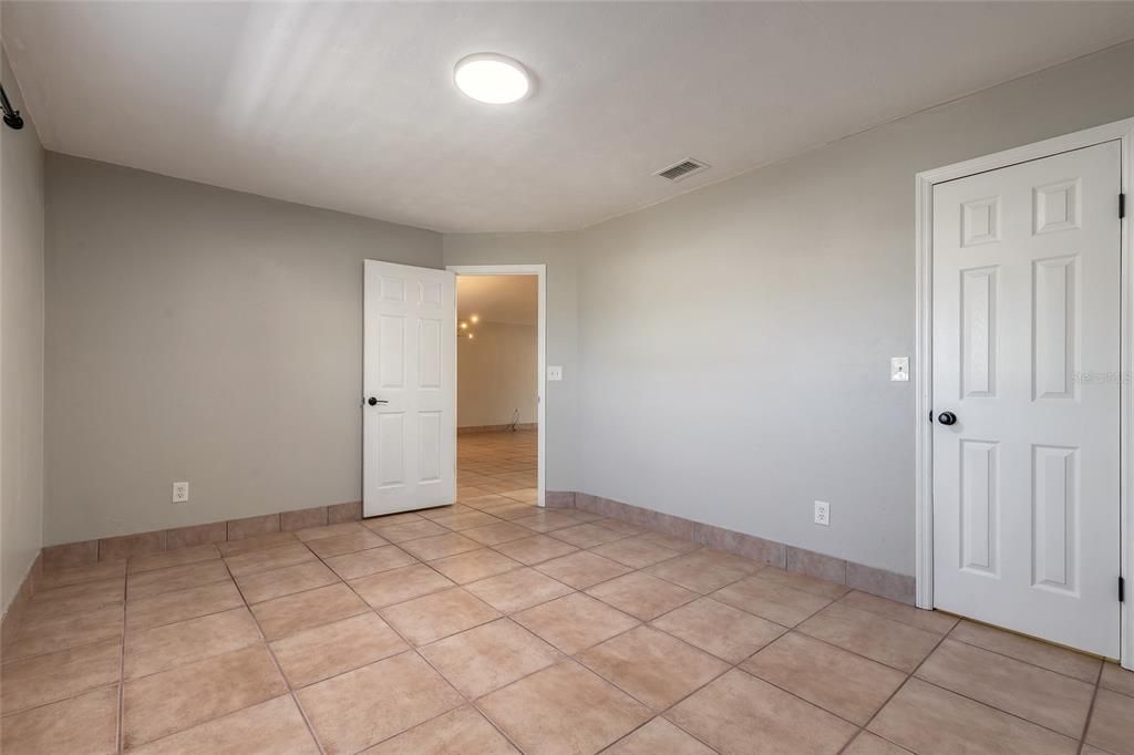 For Sale: $389,900 (3 beds, 2 baths, 1938 Square Feet)