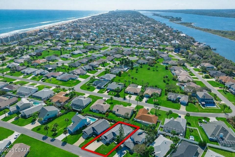 For Sale: $389,900 (3 beds, 2 baths, 1938 Square Feet)