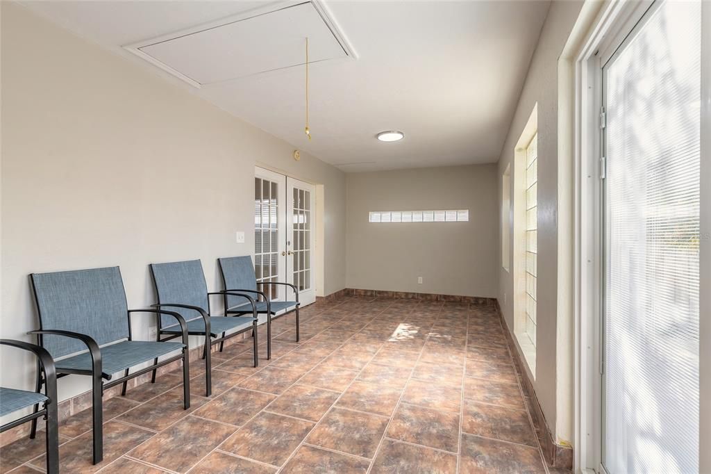 For Sale: $389,900 (3 beds, 2 baths, 1938 Square Feet)