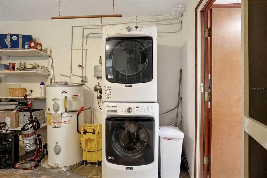 For Sale: $389,900 (3 beds, 2 baths, 1938 Square Feet)