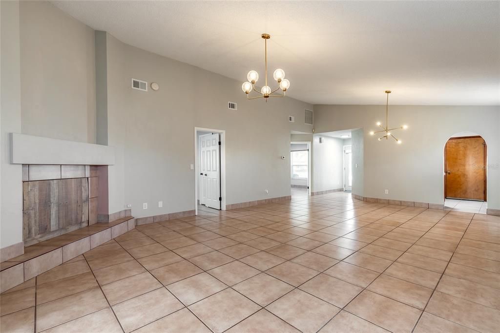 For Sale: $389,900 (3 beds, 2 baths, 1938 Square Feet)