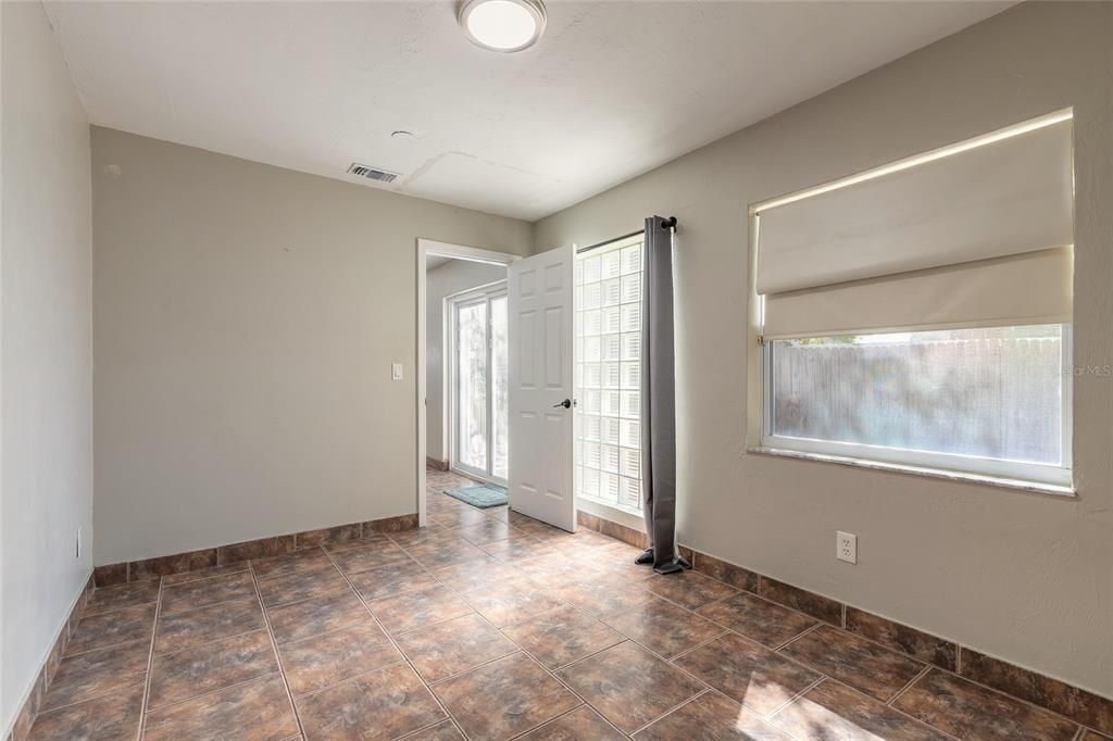 For Sale: $389,900 (3 beds, 2 baths, 1938 Square Feet)