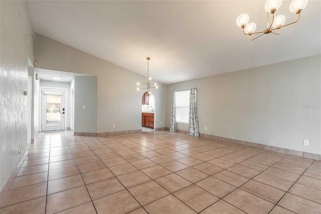 For Sale: $389,900 (3 beds, 2 baths, 1938 Square Feet)
