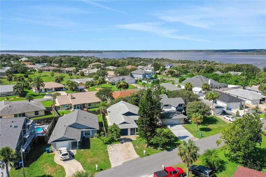 For Sale: $389,900 (3 beds, 2 baths, 1938 Square Feet)