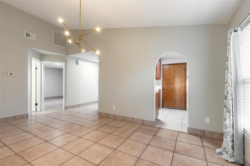 For Sale: $389,900 (3 beds, 2 baths, 1938 Square Feet)