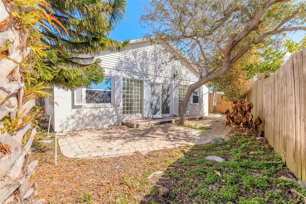 For Sale: $389,900 (3 beds, 2 baths, 1938 Square Feet)