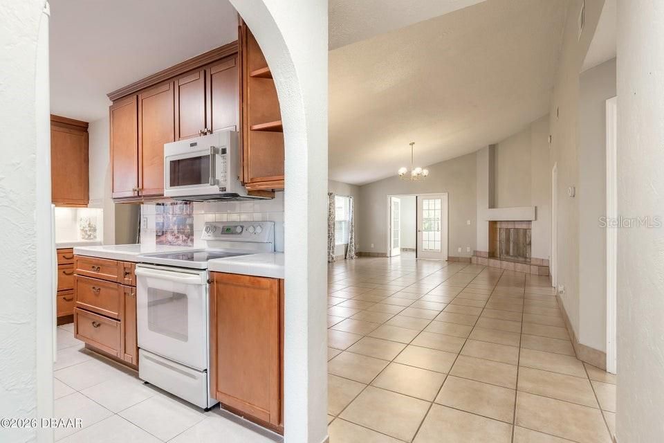 For Sale: $389,900 (3 beds, 2 baths, 1938 Square Feet)