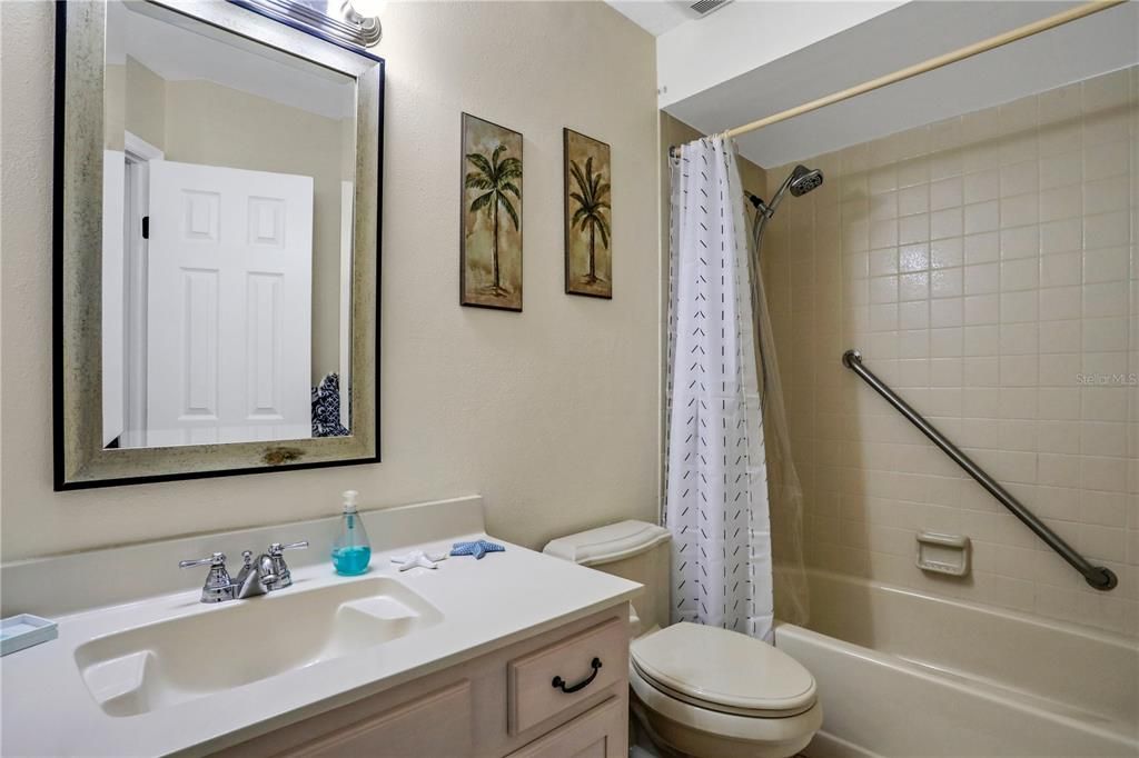 For Sale: $389,900 (3 beds, 2 baths, 1938 Square Feet)