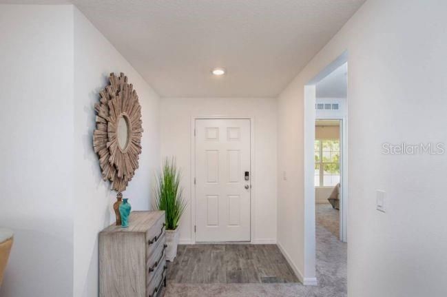 Activo con contrato: $294,900 (4 camas, 2 baños, 1876 Pies cuadrados)