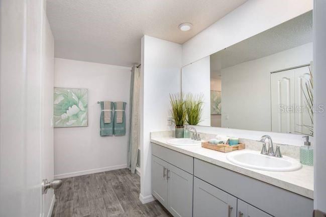 Activo con contrato: $294,900 (4 camas, 2 baños, 1876 Pies cuadrados)