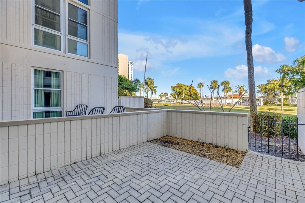 Activo con contrato: $197,900 (2 camas, 2 baños, 1230 Pies cuadrados)