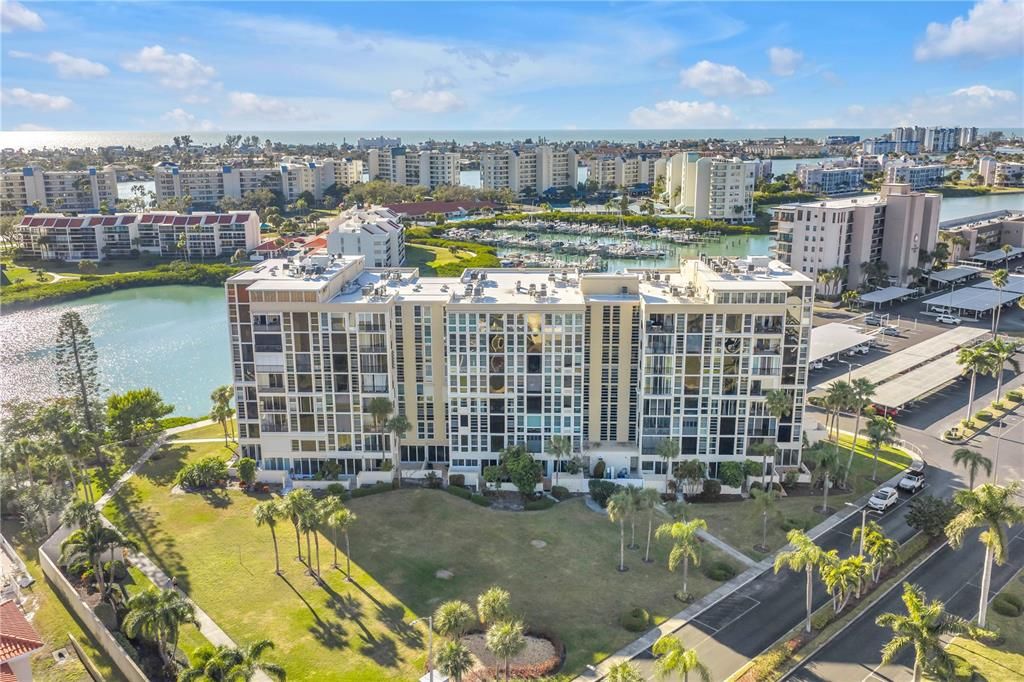 Activo con contrato: $197,900 (2 camas, 2 baños, 1230 Pies cuadrados)
