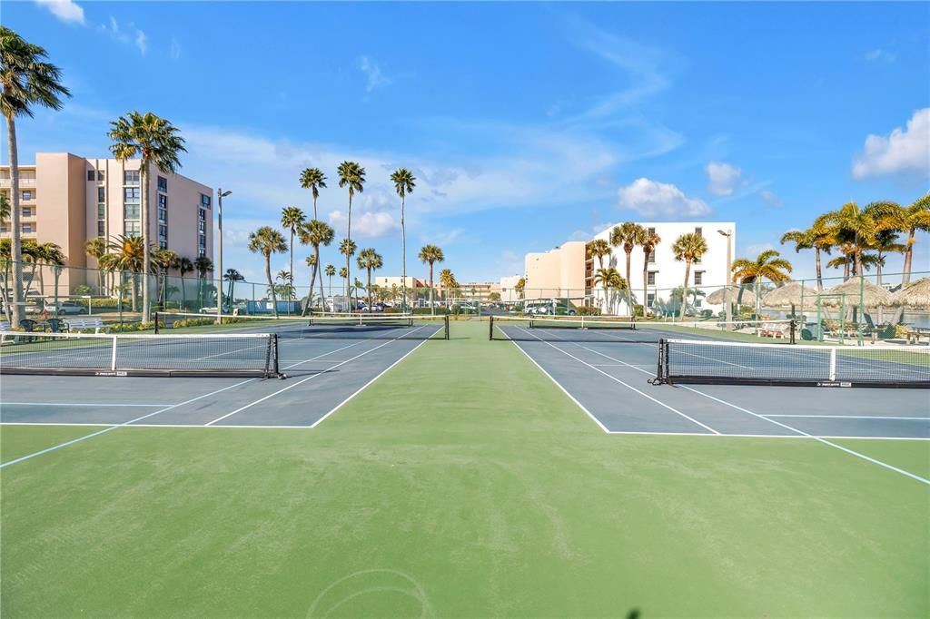 Activo con contrato: $197,900 (2 camas, 2 baños, 1230 Pies cuadrados)