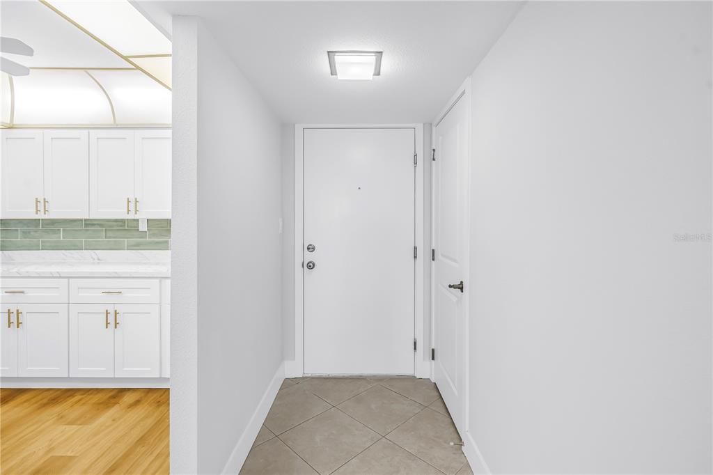 Activo con contrato: $197,900 (2 camas, 2 baños, 1230 Pies cuadrados)