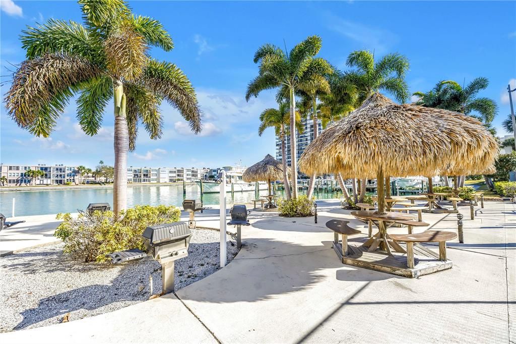 Activo con contrato: $197,900 (2 camas, 2 baños, 1230 Pies cuadrados)
