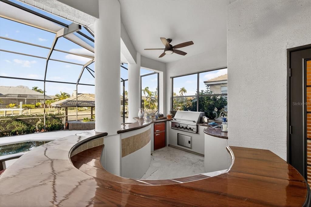En Venta: $1,365,000 (5 camas, 4 baños, 3842 Pies cuadrados)