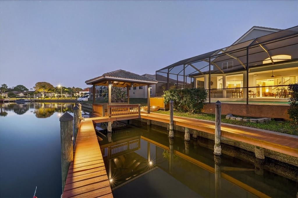 En Venta: $1,365,000 (5 camas, 4 baños, 3842 Pies cuadrados)