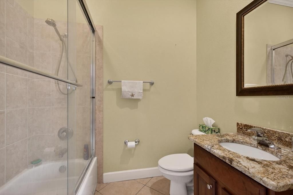 En Venta: $1,365,000 (5 camas, 4 baños, 3842 Pies cuadrados)