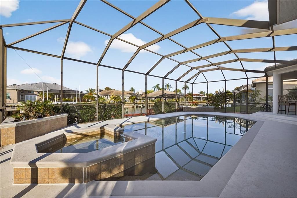 En Venta: $1,365,000 (5 camas, 4 baños, 3842 Pies cuadrados)