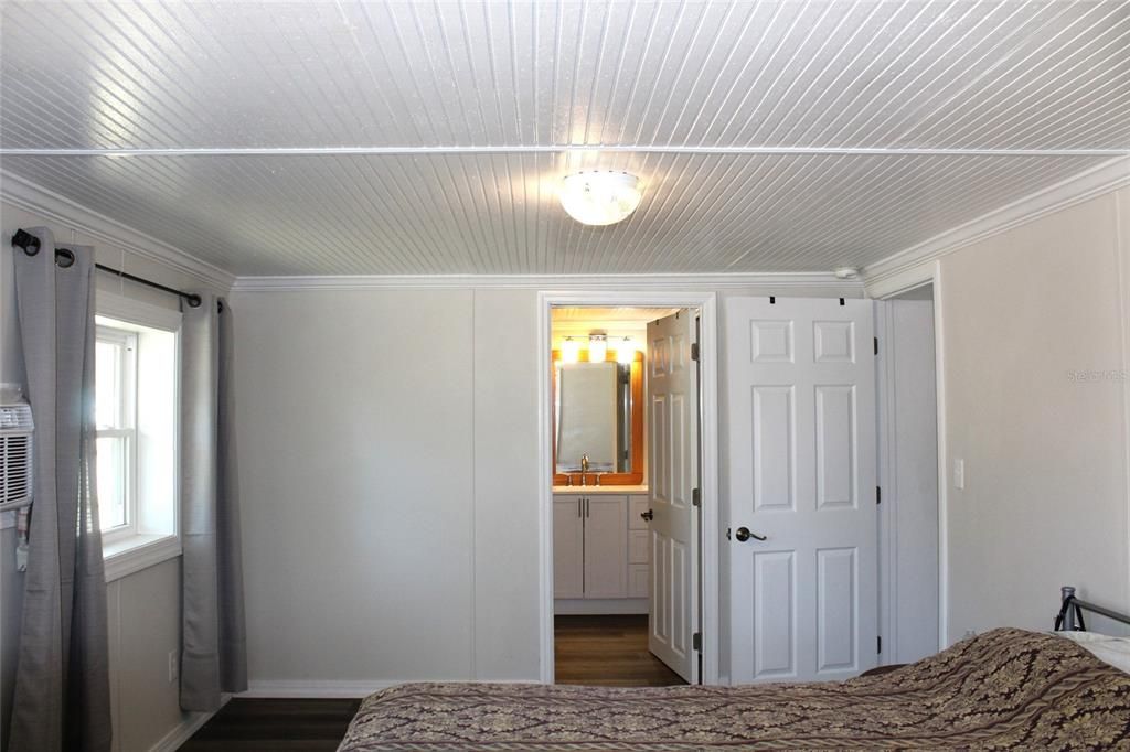 待售: $99,900 (2 贝兹, 2 浴室, 972 平方英尺)