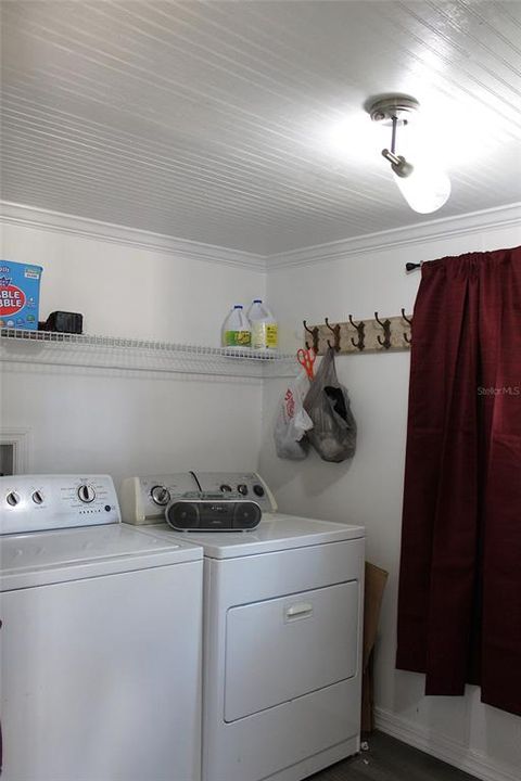 待售: $99,900 (2 贝兹, 2 浴室, 972 平方英尺)