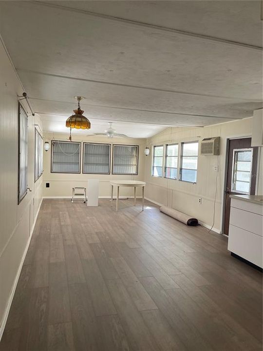 Active With Contract: $65,000 (2 beds, 1 baths, 672 Square Feet)