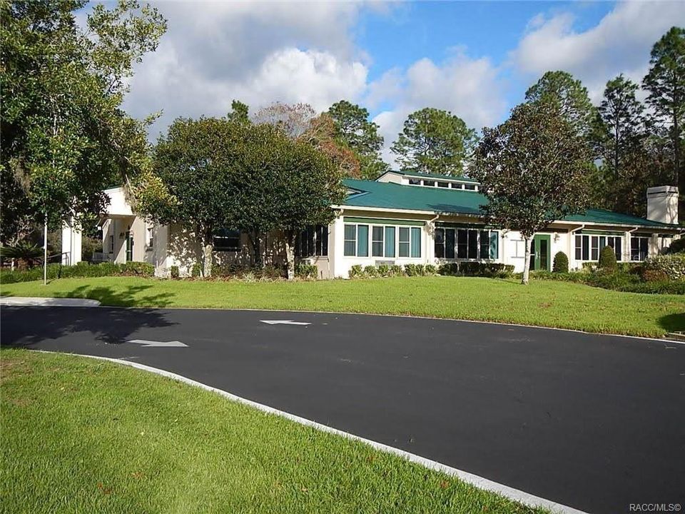 En Venta: $299,000 (5.92 acres)