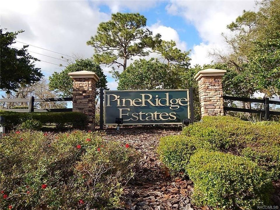 En Venta: $299,000 (5.92 acres)