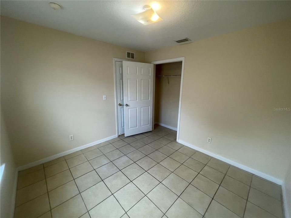 For Rent: $1,400 (3 beds, 1 baths, 900 Square Feet)
