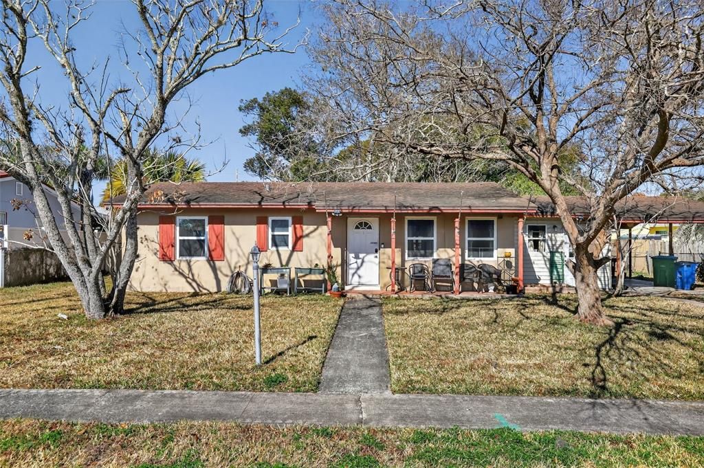 Recently Sold: $165,000 (2 beds, 1 baths, 1220 Square Feet)