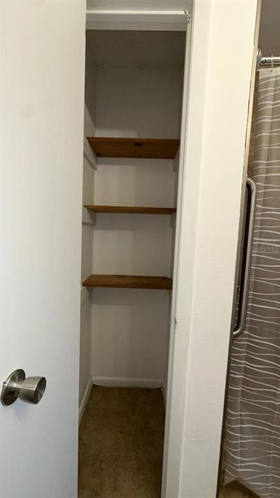В аренду: $1,700 (3 спален, 1 ванн, 950 Квадратных фут)